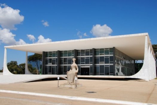 [STF julga inconstitucional aumento de taxas judiciárias na Bahia]