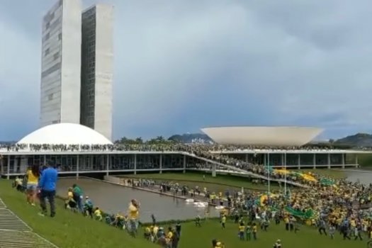 [OAB da Bahia em conjunto com o Conselho Federal e demais Seccionais repudiam invasão das sedes dos Três Poderes em Brasília]