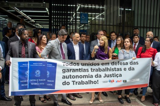 [OAB da Bahia participa de mobilização nacional em defesa da Justiça do Trabalho]